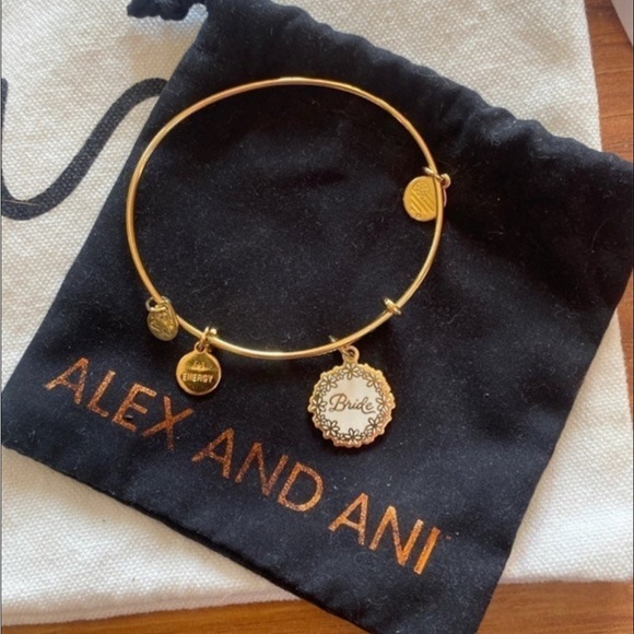 ❗️SOLD❗️Bride Bundle - Picture 9 of 14